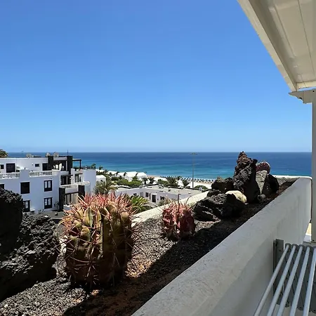 דירה Stunning 2 Bedroom Duplex Close To Main With Seaviews