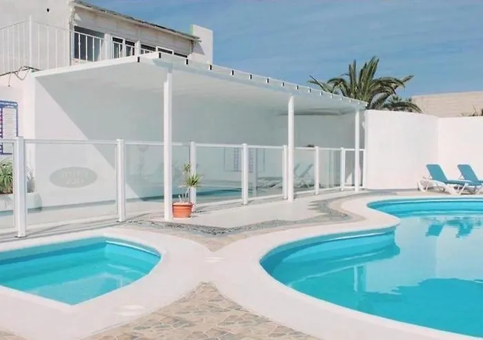 Stunning 2 Bedroom Duplex Close To Main With Seaviews Appartement Puerto del Carmen (Lanzarote)