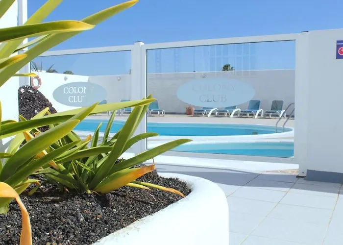 Stunning 2 Bedroom Duplex Close To Main With Seaviews