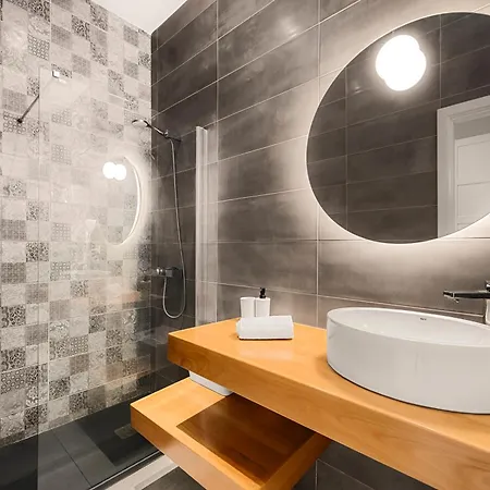 Stunning 2 Bedroom Duplex Close To Main With Seaviews Пуэрто дель Кармен